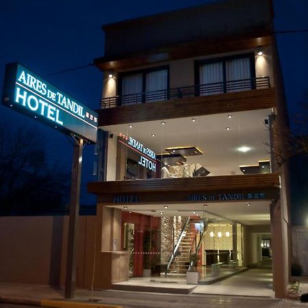 Hotel Aires De Тандил Екстериор снимка